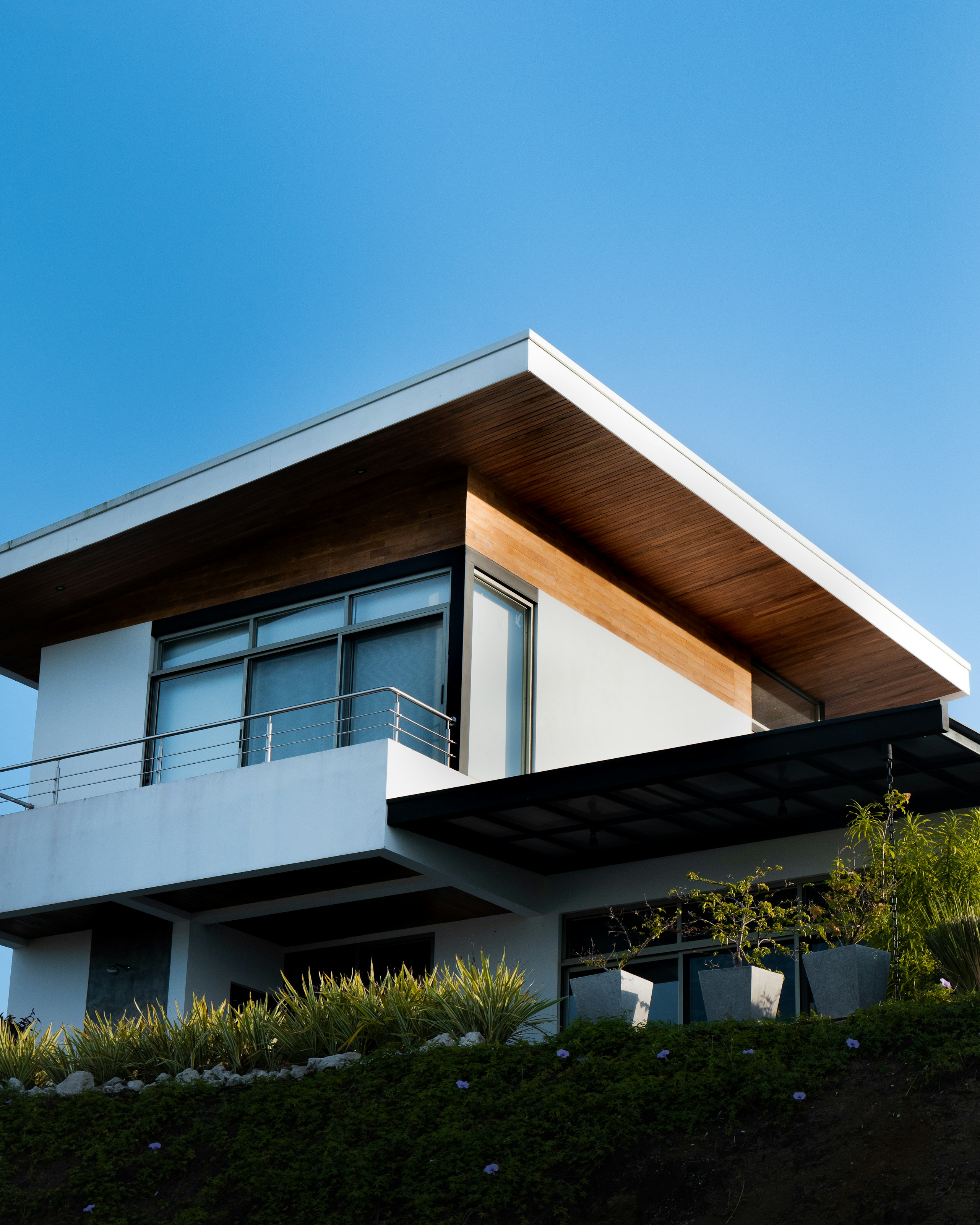 Contemporary Auckland home with timber details and natural light